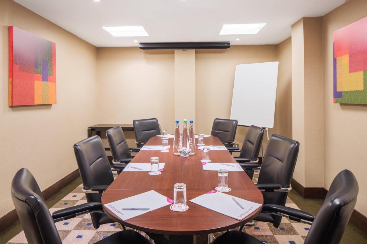 Crowne Plaza London - Gatwick Airport By Ihg Hotell Crawley  Exteriör bild